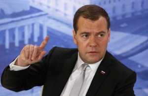 Medvedev həyəcan təbili çaldı: Rusiya çökür