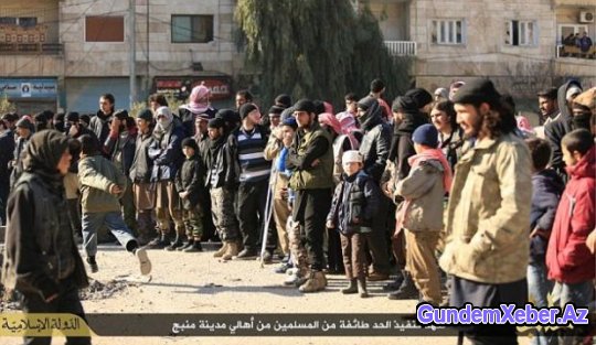 İŞİD bu dəfə hamının gözü qarşısında kəsdi (FOTO)
