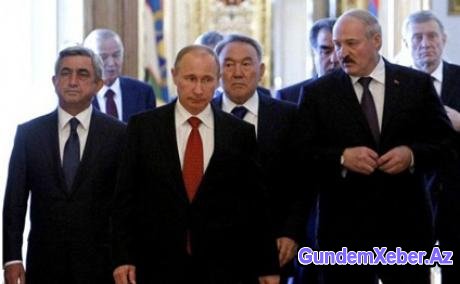 Putin Serji qapının dalında gözlətdirir