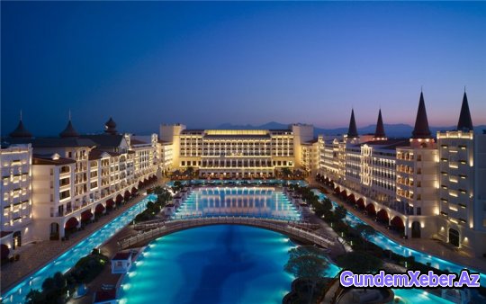 Kral azərbaycanlı milyarderin otelini bağlatdırdı...