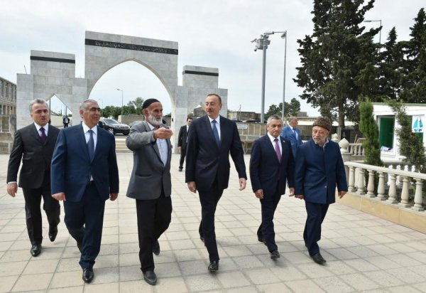 Prezident İlham Əliyev Nardarandakı "Rəhimə Xanım" məscid-ziyarətgah kompleksi ilə tanış olub - FOTO