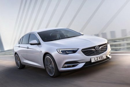 Opel hetçbek Insignia təqdim etdi - FOTO