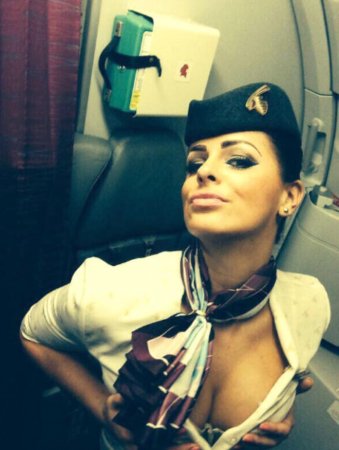 Pilotla stüardessanın intim görüntüləri YAYILDI: hamının gözü önündə... - ŞOK FOTOLAR (18+)