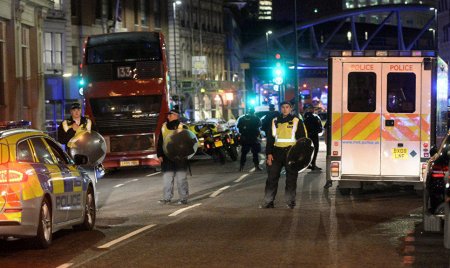 Londonda bir gecədə 3 terror: ölənlər var - VİDEO - FOTO