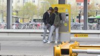 İsveç: Sığınacaq verilməsini gözləyərkən "heroinə sığınan" əfqan gəncləri