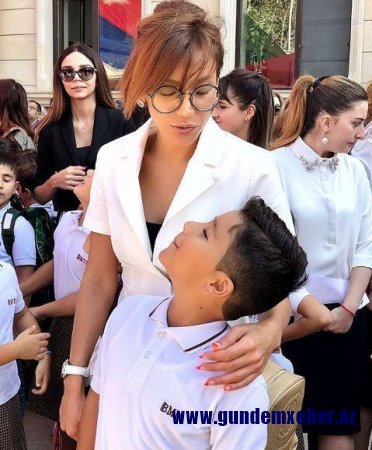 Röya oğlu ilə şəkil paylaşmağına peşman oldu: "Axmaqlar..." - FOTO