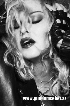 Madonnadan cəsarətli fotosessiya