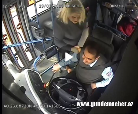 Bakıda qadın avtobus sürücüsünü döydü – VİDEO