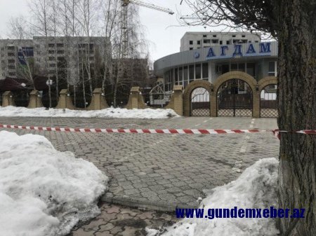 “Ağdam” restoranının qarşısında “Kalaşnikov” işə düşdü, ölən və yaralanan var - fotolar