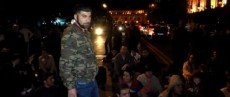 ​Ermənistanda Sərkisyan əleyhinə müddətsiz ETİRAZ AKSİYALARI BAŞLANIB – Deputatlar parlamentdə tüstü şaşkası yandırdılar
