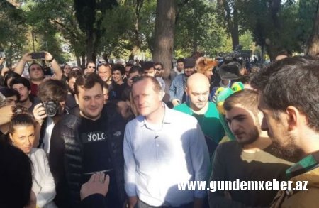 Gürcüstanda marixuana festivalında prezidentliyə namizəd saxlanıldı