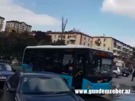 Qara Qarayev prospekti istiqamətində avtobuslar marşrut xətti üzrə hərəkət edir