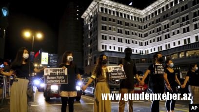 Honq Konqda etirazçılar `Baltik zənciri` aksiyasını təkrarlayıb
