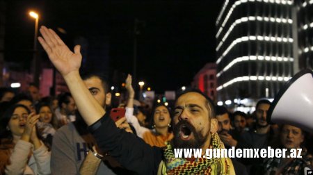 Beyrutda təhlükəsizlik qüvvələri etirazçılara qarşı gözyaşardıcı qazdan istifadə edib