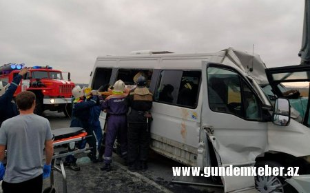 Hindistanda avtobus qəzaya düşüb, 10 nəfər ölüb