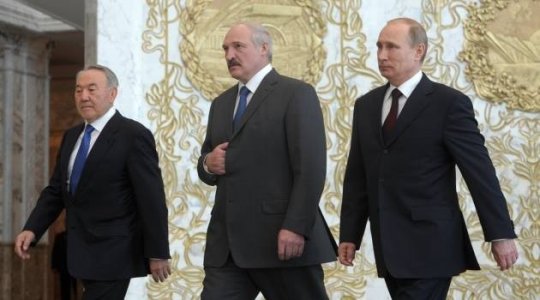 Putin zəng etdi: Belarusiya və Qazaxıstan çətin durumda