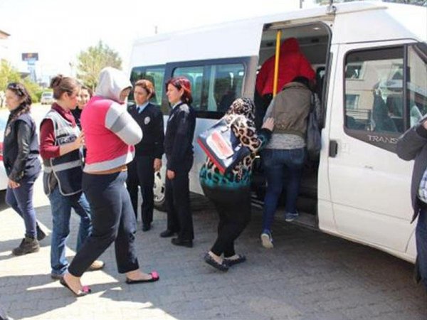 Türkiyədə 20 qadın saxlanıldı, 19-u azərbaycanlı çıxdı