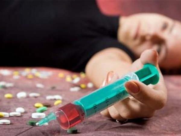 Azərbaycanda narkoman qadınların sayı açıqlandı