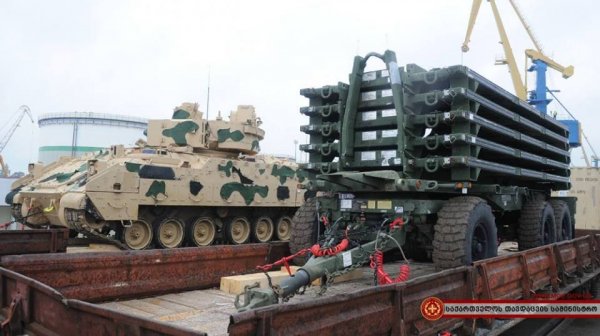 Amerikanın «Abrams» tankları Gürcüstanda - FOTOLAR