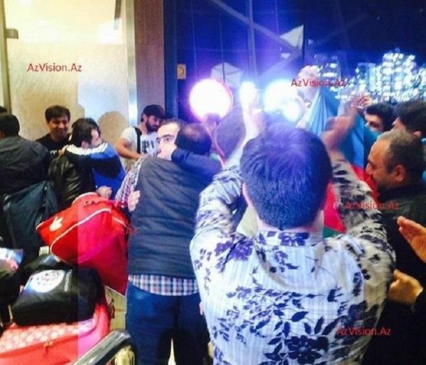 Erməniləri döyən idmançı: Səmra hava limanında biabır oldu – FOTO+VİDEO