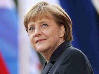 Merkel Estoniyanın "elektron vətəndaşı" oldu
