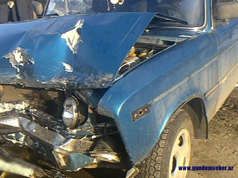 İki avtomobil toqquşdu: üç nəfər ağır yaralandı