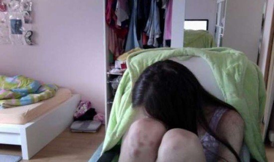 Buzovnada RƏZALƏT: Atası 15 yaşlı qızını şkafa soxaraq zorlayıb! FOTOLAR