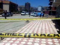 Son dəqiqə: Türkiyədə polis bölməsi qarşısında avtomobil partladıldı: yaralılar var