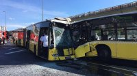 İstanbulda iki sərnişin avtobusu toqquşub, 32 nəfər xəsarət alıb
