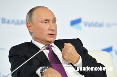 Putin öz və hökumət rəsmilərinin maaşını azaltdı — “Bu qərara birlikdə gəldik”