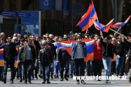 Ermənistan: Mitinqlər paytaxtdan kənara çıxır