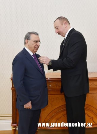 Prezident İlham Əliyev Ramiz Mehdiyevi qəbul etdi (FOTO)