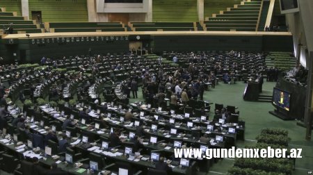 İran parlamenti iqtisadi əlaqələr və maliyyə nazirini vəzifəsindən kənarlaşdırıb