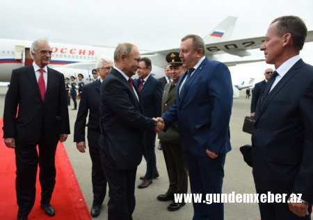 Putin Azərbaycana gəldi - Yaqub Eyyubovla Xələf Xələfov aeroportda qarşıladı + FOTO