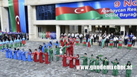 Abşeronda Dövlət Bayrağı Günü münasibətilə ümumrayon bayramı keçirildi