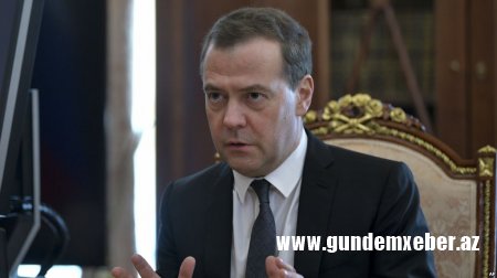 Medvedev Ukraynanı hədəfləyən sanksiyaları genişləndirib