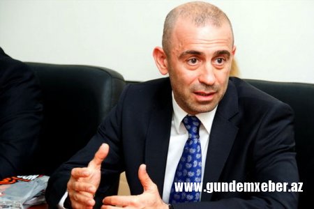 Vahid Mustafayevin "Gelandewagen"i qayda pozarkən kameraya düşdü (VİDEO)