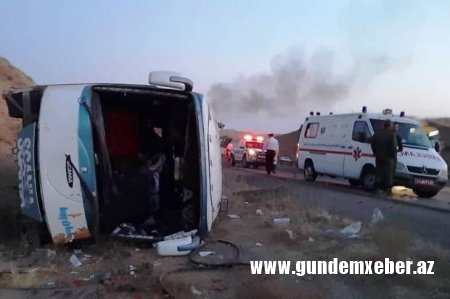 İranda avtobus qəzaya uğrayıb: Ölən və yaralananlar var