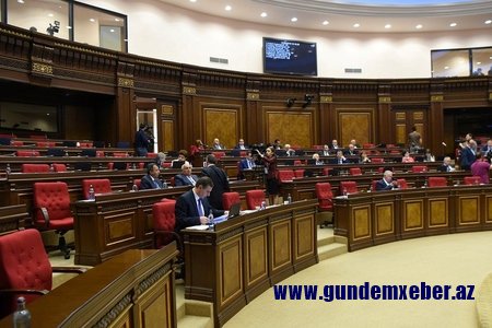 Erməni deputat: "Hakim fraksiyada Paşinyanın istefasını istəyənlər çoxdur"