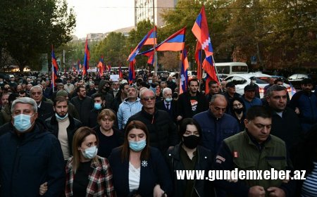 Yerevanda Nikol Paşinyanın iqamətgahına yürüş başlayıb -YENİLƏNİB