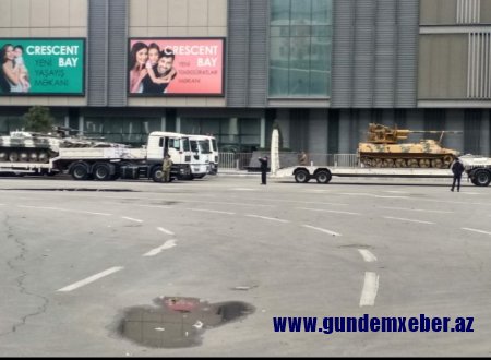 Ermənistan tankları Bakı küçələrində - FOTOLAR