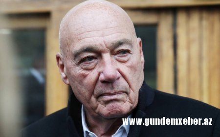 Vladimir Pozner qonaqları ilə Tbilisidə qaldığı hoteli tərk edib