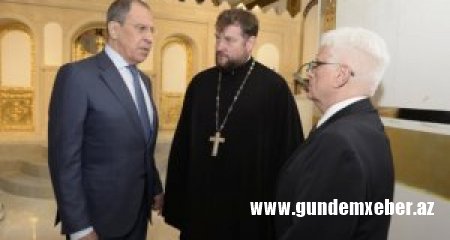 Sergey Lavrov Bakıda kilsəni ziyarət edib
