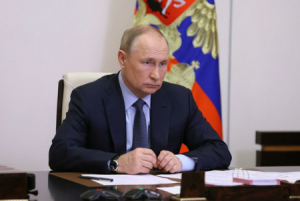 Rusiya Prezidenti Vladimir Putin koronavirusa qarşı burun peyvəndini qəbul etdiyini deyib.