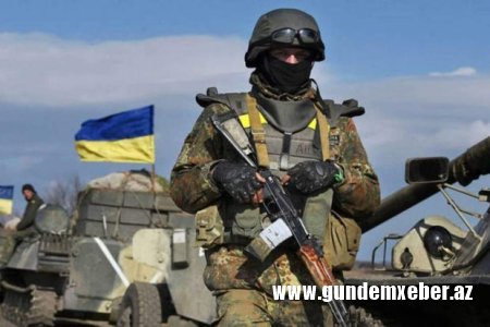 Zelenski: “İstəyən hər bir ukraynalıya silah veriləcək"