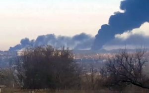 Ukraynada aviazərbədən sonra neft anbarı yanır