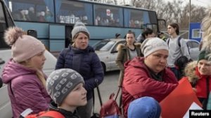 İrina Vereşuk: 45 avtobus mühasirədə qalan insanların təxliyəsi üçün Mariupola doğru irəliləyir