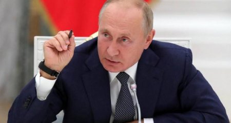 Putin: "Ölkə ya suveren, ya da müstəmləkə ola bilər"