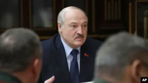 Aleksandr Lukaşenko Almaniya kanslerini “siyasətdən başı çıxmayan uşaq” adlandırıb