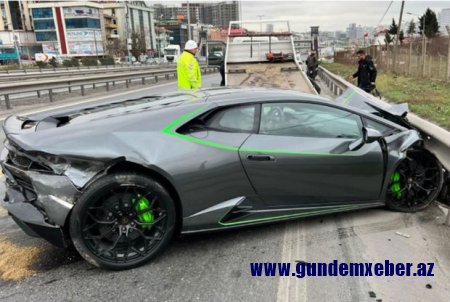 Türkiyədə rusiyalı iş adamı “Lamborghini” markalı avtomobili ilə qəzaya uğrayıb - FOTO